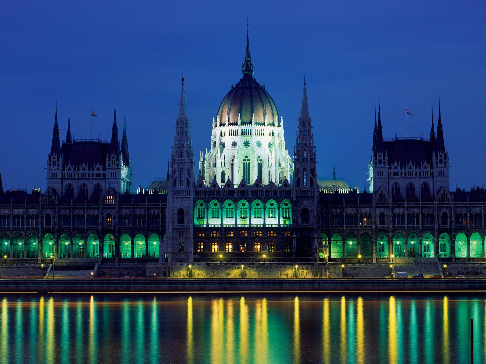 Hungarian Parliament Building and Chain Bridge, Budapest, Hungary